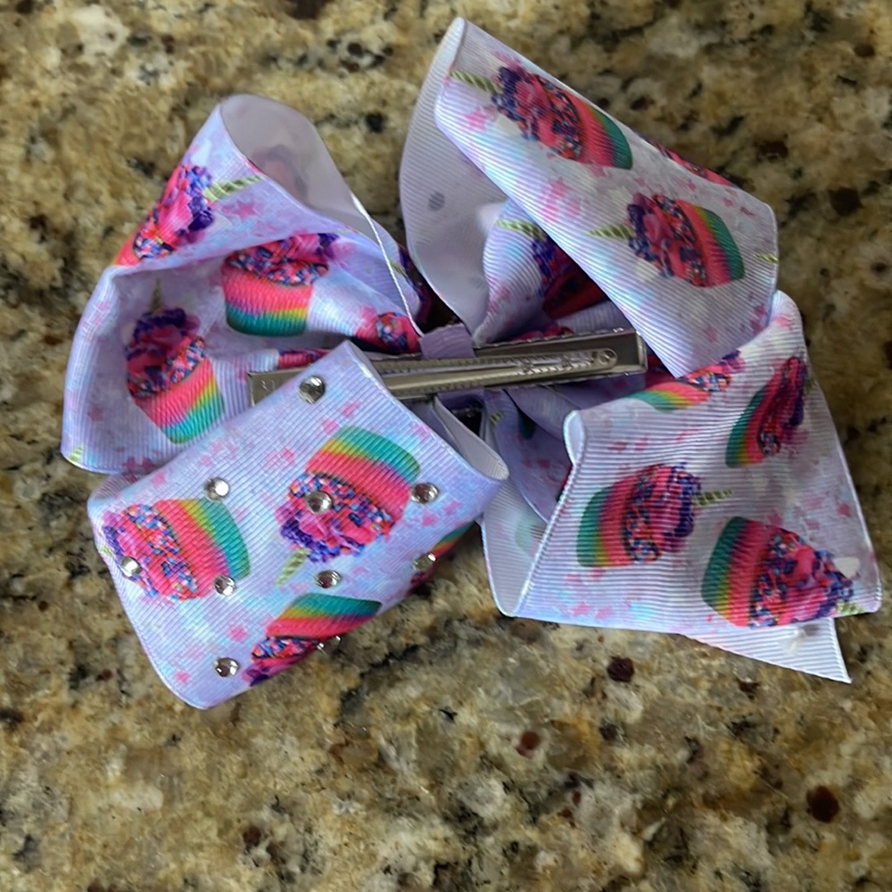 JoJo Siwa purple unicorn cupcake and sequin bow - Picture 2 of 2